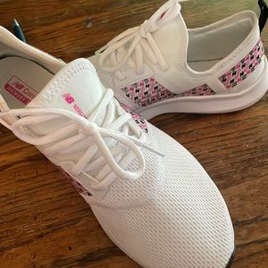 WOMENS NEW BALANCE RUNNING SHOES